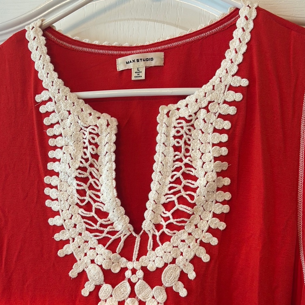 Max Studio Scarlet Dress with Ivory Crochet Accent Women’s Large Gently Used - Picture 2 of 3